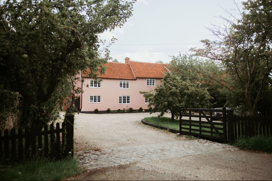 Image 1 from Old Essex Barn