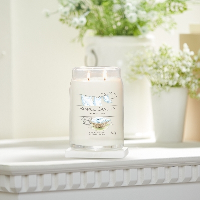 Scentscape your wedding day with Yankee Candle
