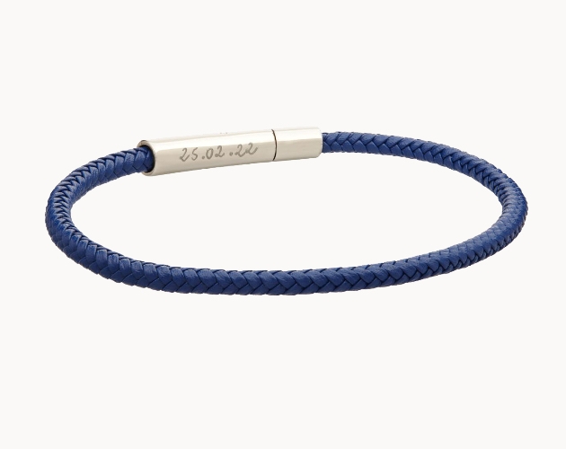 Thank the father figure in your life with a personalised men's bar bracelet from Merci Maman