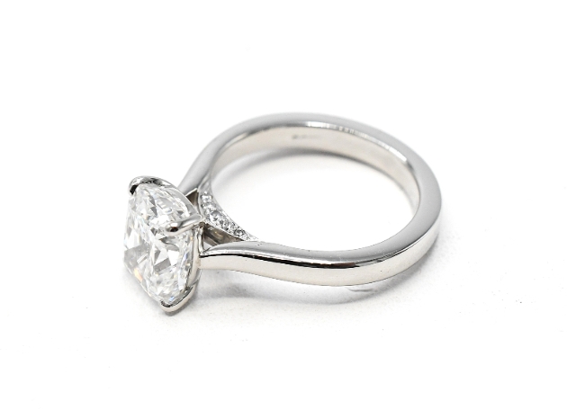 engagement ring cushion cut