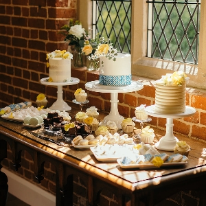 Love Wedding Cakes